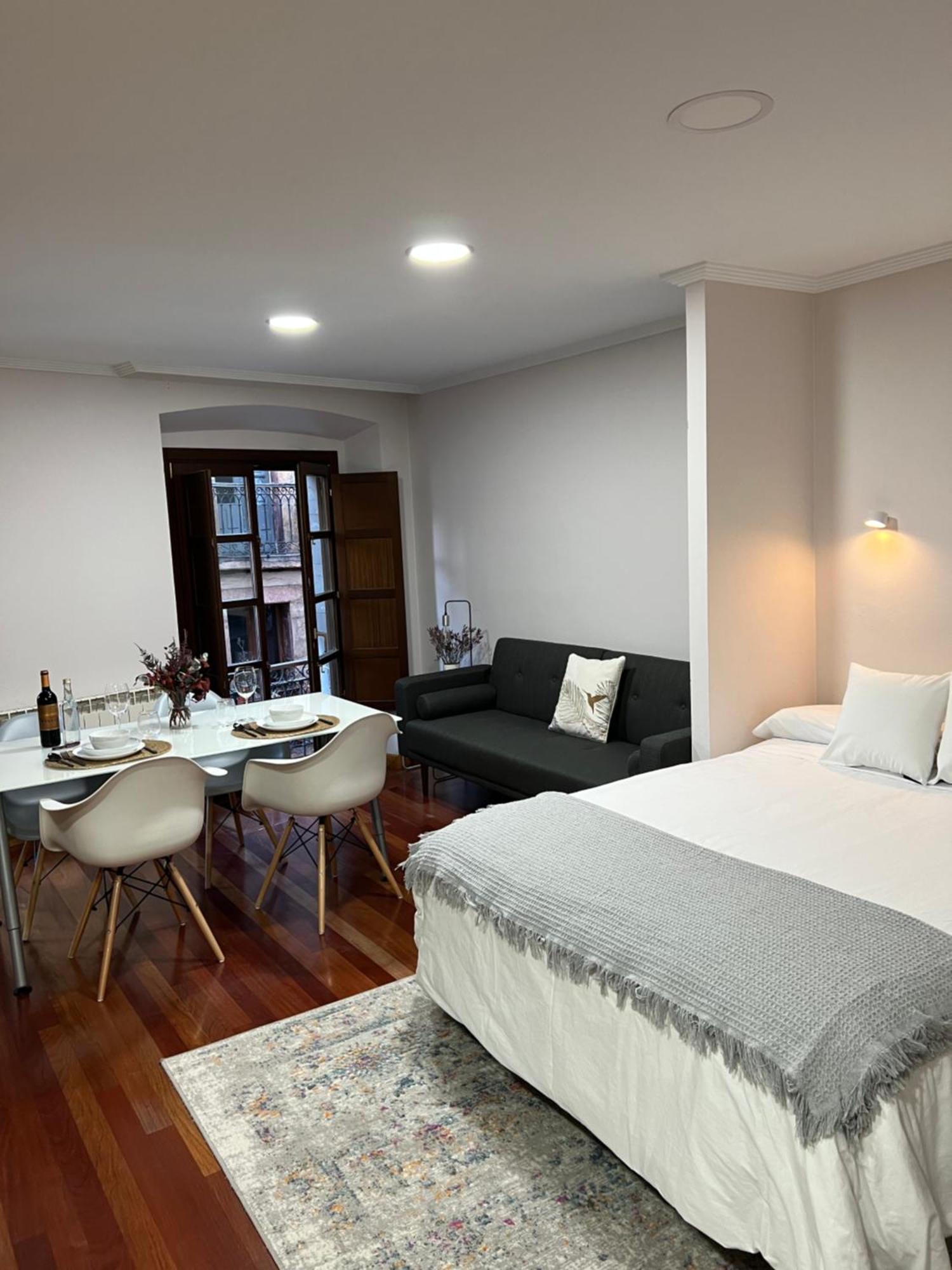 La Mejor Ubicacion En Oviedo. Casco Historico. Apartamento Oviedo